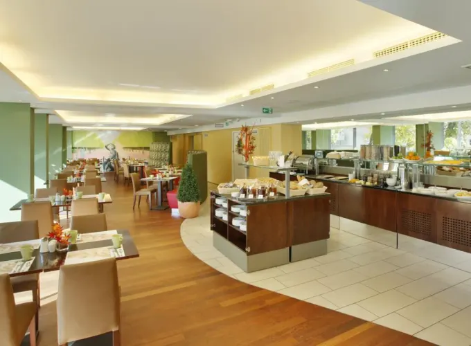 Petit-déjeuner buffet Ibercity Wien Schönbrunn Vienne Petit-déjeuner buffet Ibercity Wien Schönbrunn Vienne