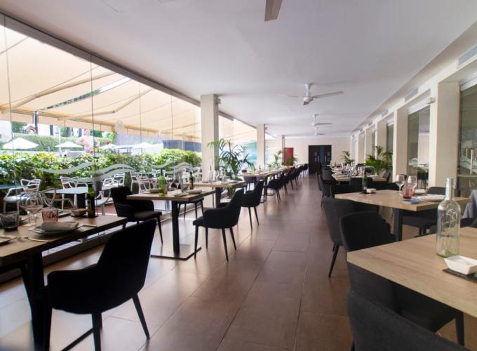 “La Pérgola” Restaurant Ibersol Antemare Hotel Sitges “La Pérgola” Restaurant Ibersol Antemare Hotel Sitges