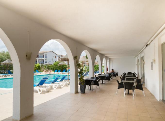 Soho Bar and Pool bar Ibersol Playa Dorada Hotel El Vendrell Soho Bar and Pool bar Ibersol Playa Dorada Hotel El Vendrell