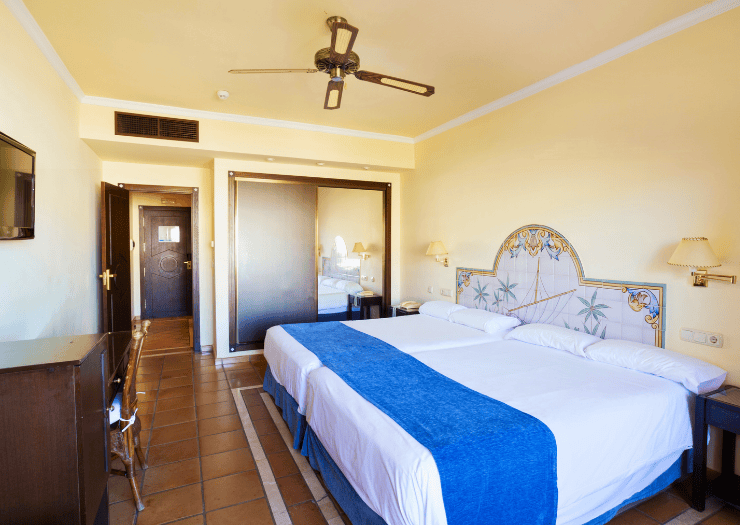 Estándar Cuádruple Vista Mar Lateral Hotel Ibersol Almuñécar Beach & Spa Almuñecar Estándar Cuádruple Vista Mar Lateral Hotel Ibersol Almuñécar Beach & Spa Almuñecar