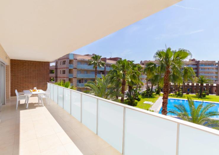 Apartment with 3 bedrooms and pool view Apartments Ibersol Spa Aqquaria Suites Salou Apartment with 3 bedrooms and pool view Apartments Ibersol Spa Aqquaria Suites Salou