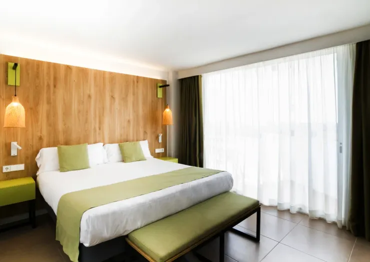 Habitación suite deluxe vista mar lateral Hotel Ibersol Siurell Sa Coma Habitación suite deluxe vista mar lateral Hotel Ibersol Siurell Sa Coma