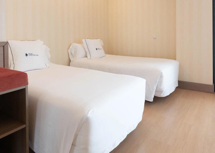 Habitació familiar Hotel Ibersol Atrio del Mar Los Alcázares Habitació familiar Hotel Ibersol Atrio del Mar Los Alcázares