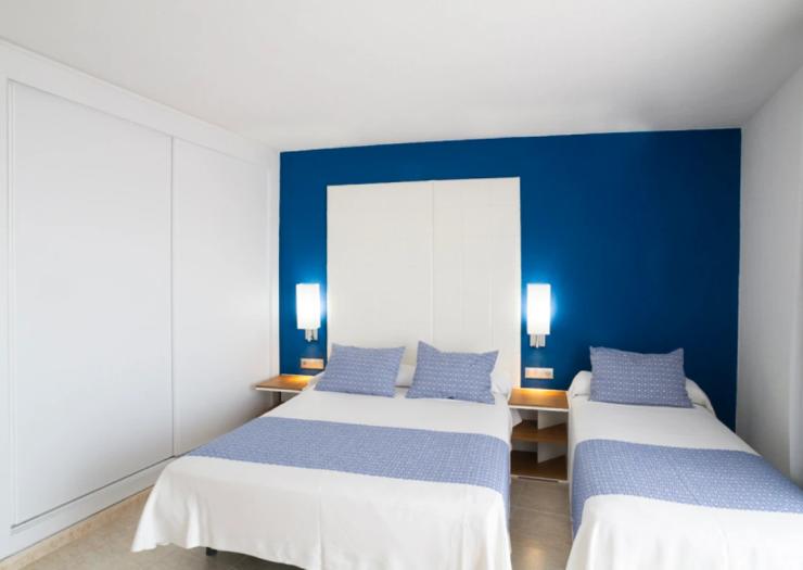 Triple room with sea view Ibersol Torremolinos Beach Hotel Triple room with sea view Ibersol Torremolinos Beach Hotel