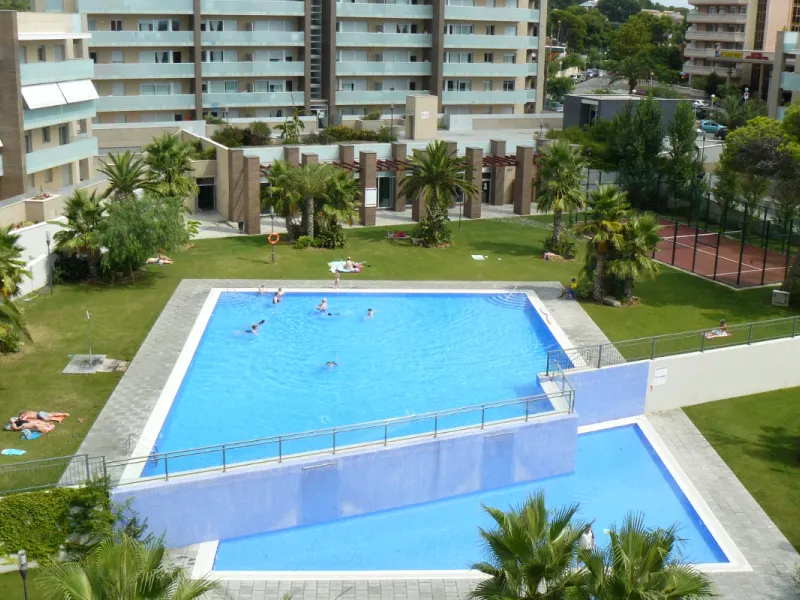 Piscina Apartaments Ibersol Spa Aqquaria Suites Salou Piscina Apartaments Ibersol Spa Aqquaria Suites Salou