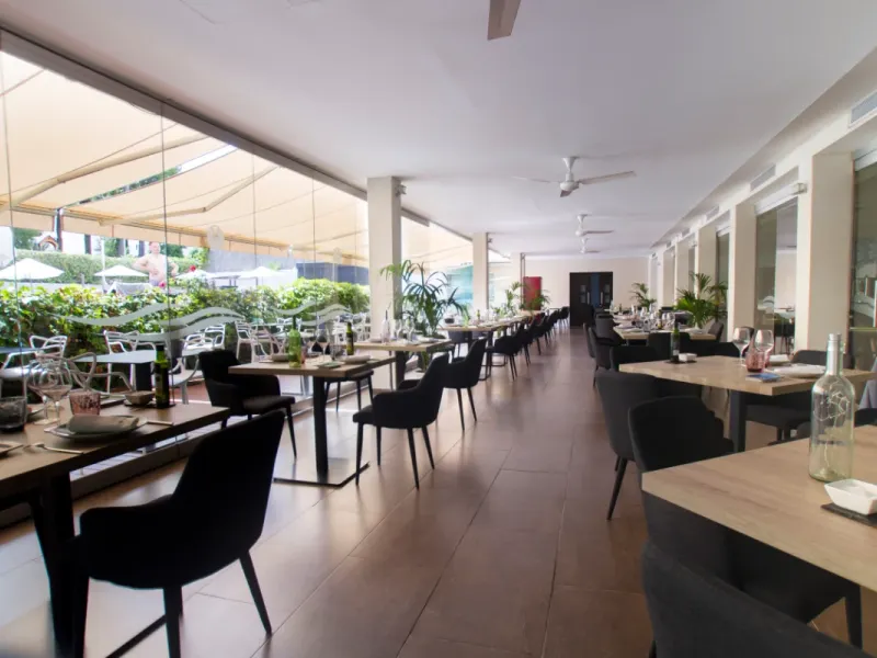 Restaurante “La Pérgola” Hotel Ibersol Antemare Sitges Restaurante “La Pérgola” Hotel Ibersol Antemare Sitges