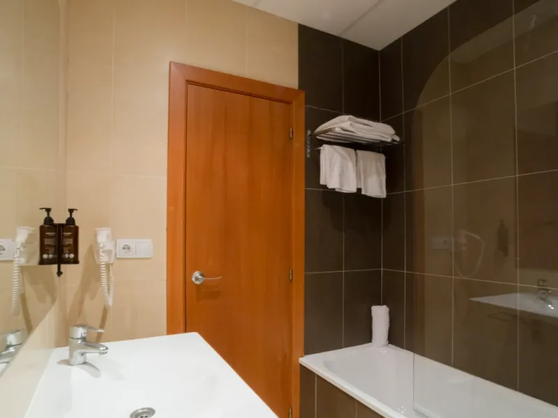 Bathroom Ibersol Playa Dorada Hotel El Vendrell Bathroom Ibersol Playa Dorada Hotel El Vendrell